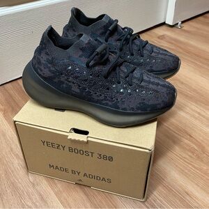 Adidas Yeezy Boost 380 “Onyx” Size 6 Men’s Size 7.5 Women’s